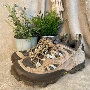 Patagonia Women’s hiking boots size 8